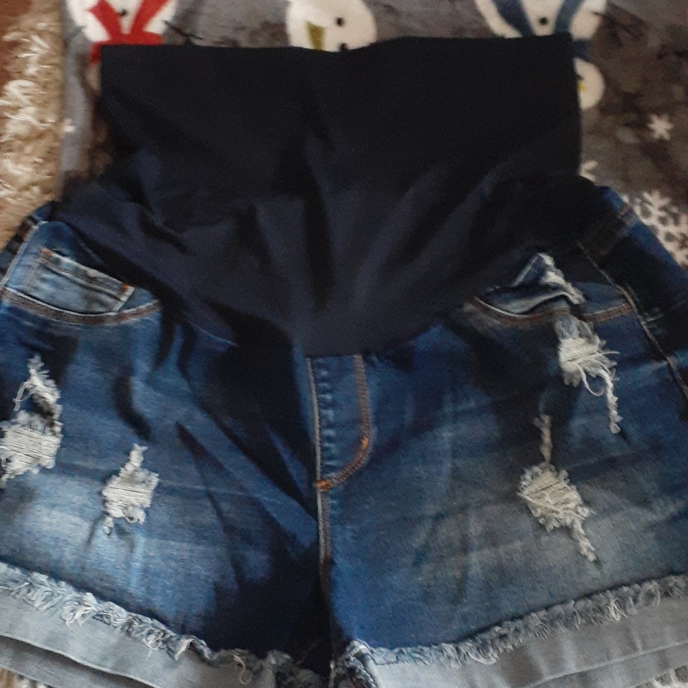 Maternity shorts